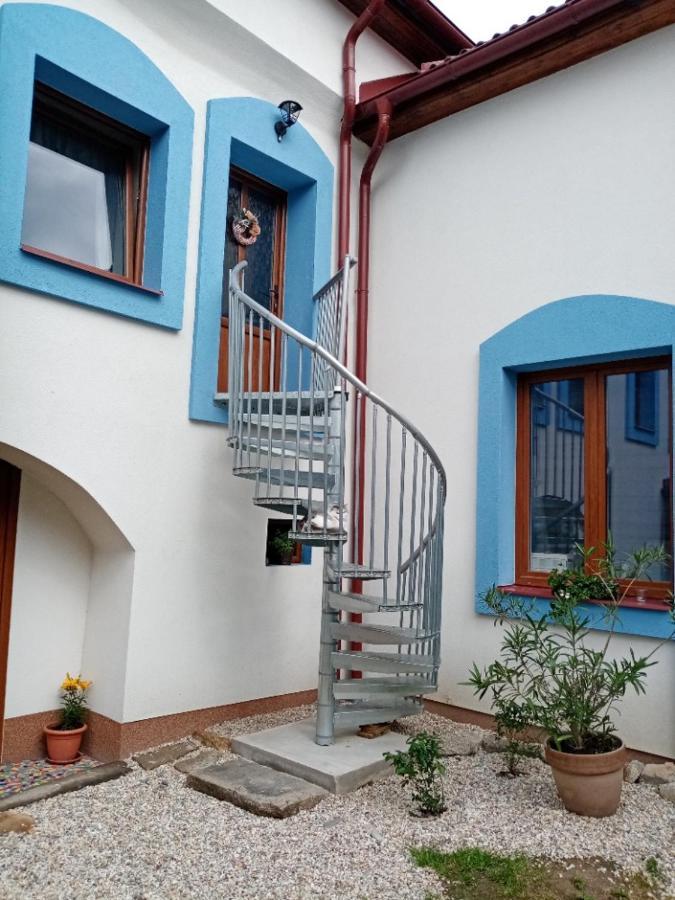 Penzion L'Isola Kunžak Kültér fotó