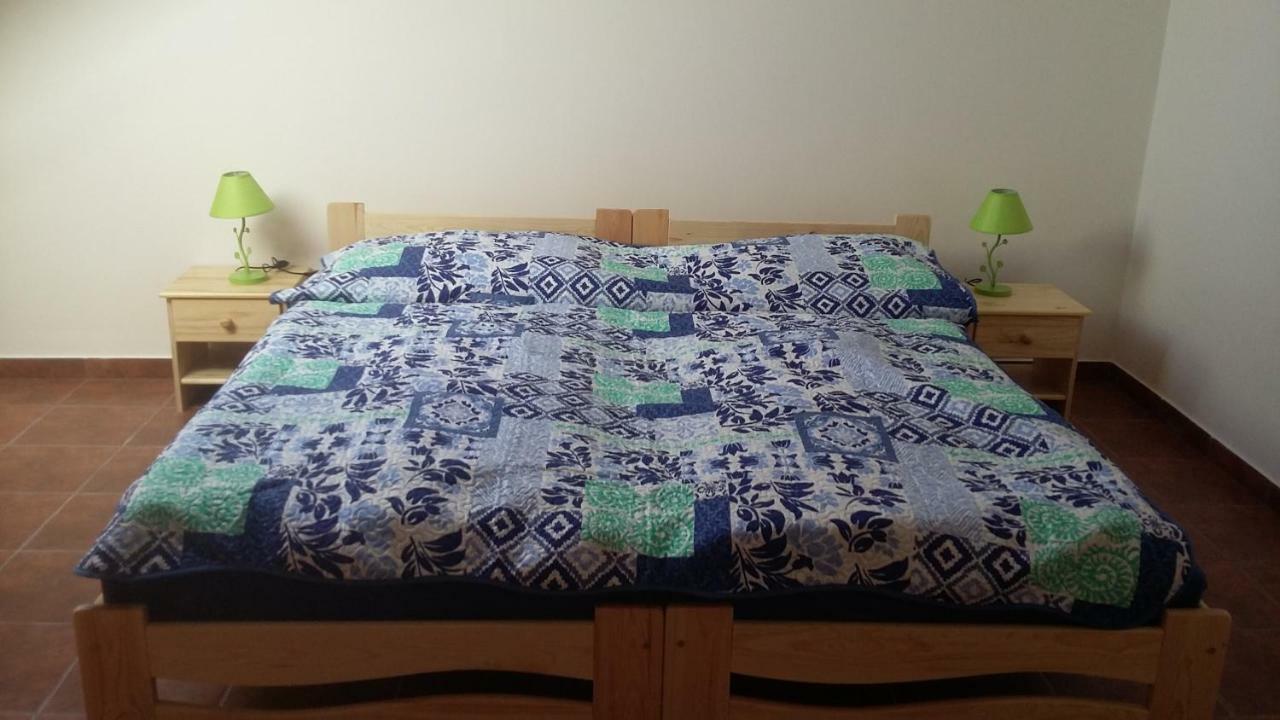 Penzion L'Isola Kunžak Kültér fotó